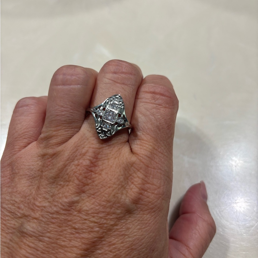 Elegant Silver Geometric Ring. Size 8